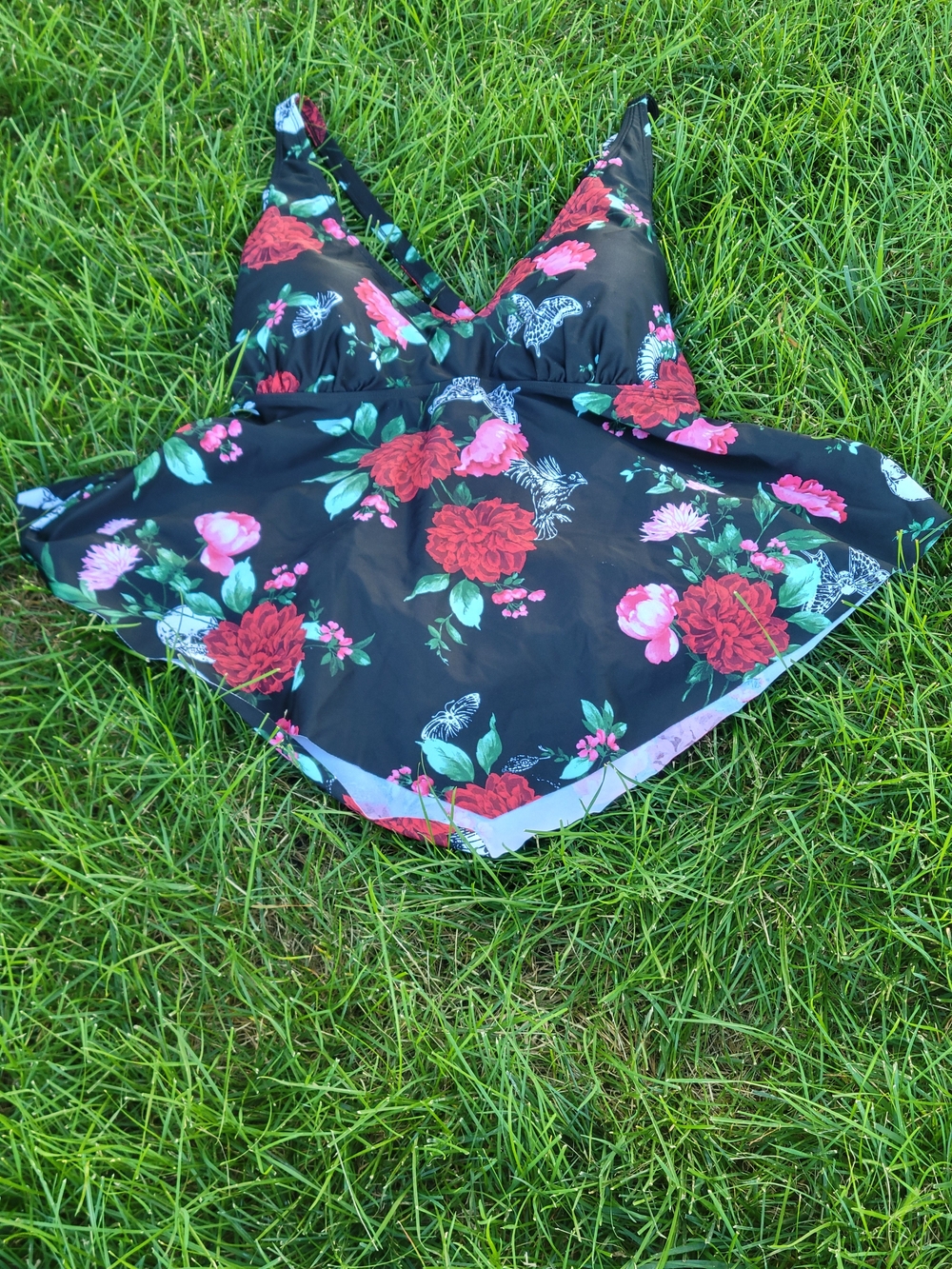 Torrid Swimsuit tankini top Black Floral Butterfly Skulls Size 0 Large 12 Resort